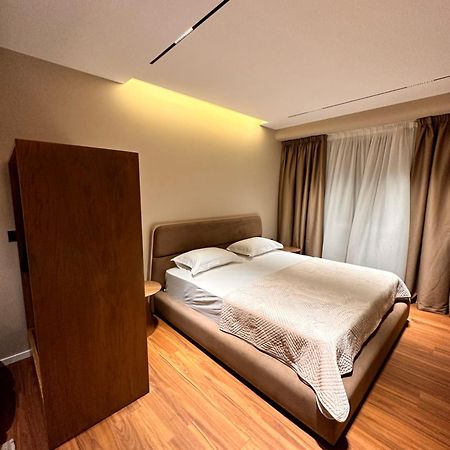 Aia Suites & Apartments Tirana Exteriör bild