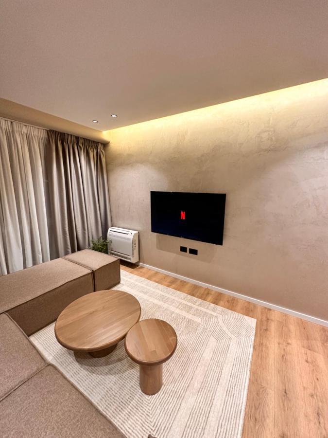 Aia Suites & Apartments Tirana Exteriör bild