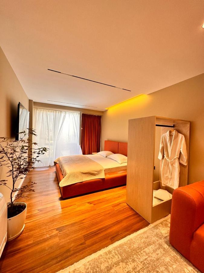 Aia Suites & Apartments Tirana Exteriör bild