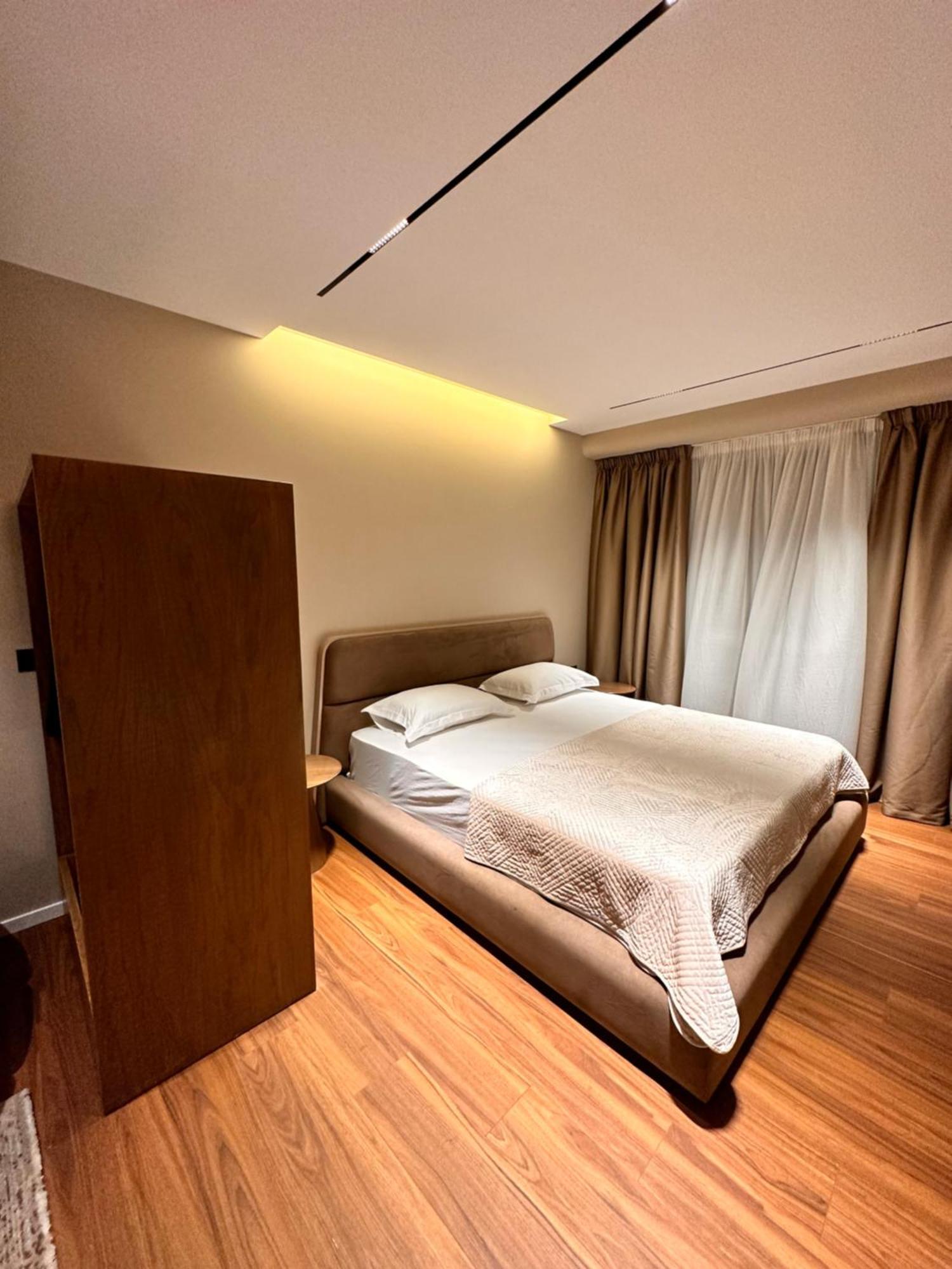 Aia Suites & Apartments Tirana Exteriör bild